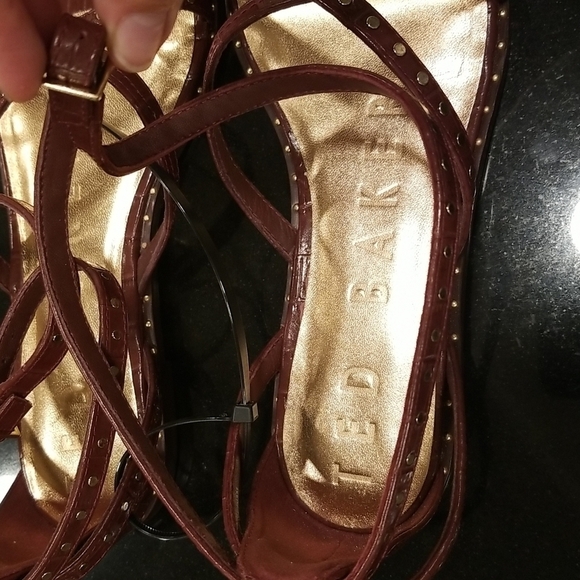 💕TED BAKER LONDON💕 Mathar Flat Studded Gladiator Sandal ~ Dark Brown 39.5 NWT - Picture 11 of 15
